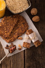 Cereal bars with raisins and nuts
