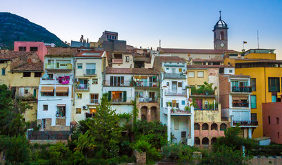tight neighbours in Catalunia