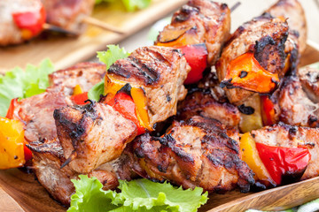 Grilled pork kebab with peppers
