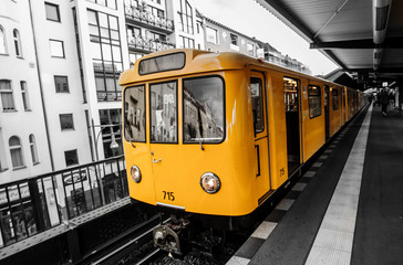 Die Berliner S- Bahn  - obrazy, fototapety, plakaty
