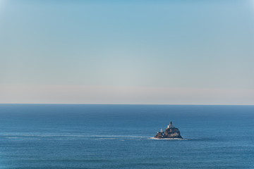 Picturesque show on bright gulf