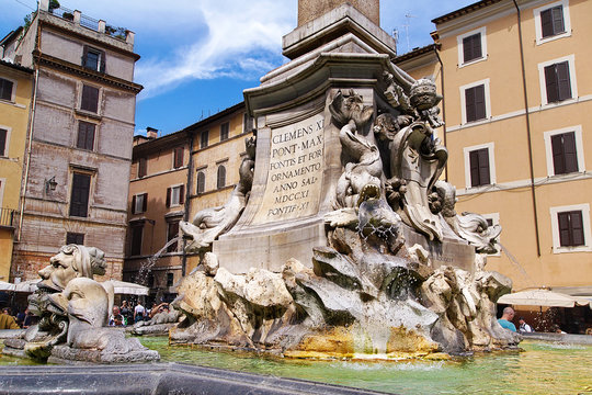 Fontana del Pantheon (Fountain of the Pantheon) in Rome