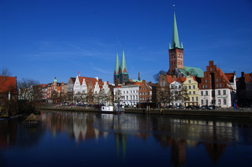 Fototapeta na wymiar Rives de Lübeck - 2