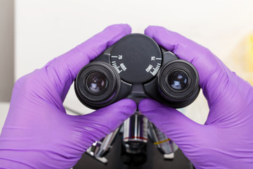 Laboratory microscope optical lens