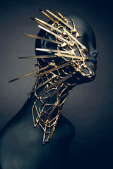 Mannequin head with creative collar