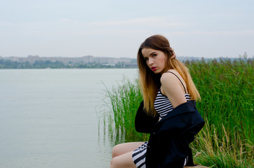 Fototapeta premium beautiful girl on the beach