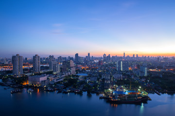 Fototapeta na wymiar Bangkok skyline with Chaophraya river view.