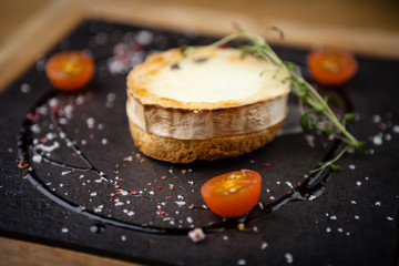 Toast with goat cheese