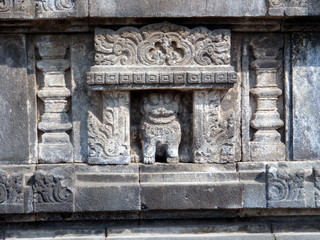 プランバナン寺院群壁面