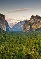 Scenic view of the valley from Tunnel View in Yosemite National 