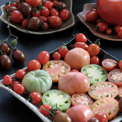 Collect of tomatoes, cheap food anticancer