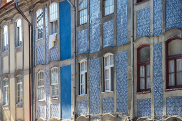 Fototapeta premium Facades of houses in Porto
