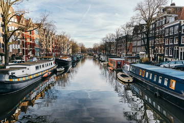 Obraz premium Kanały Amsterdamu zimą