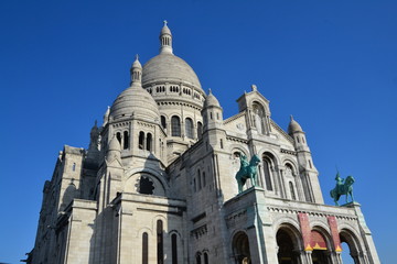 Fototapeta na wymiar Paris - Sacré-Coeur (Basilique du Sacré Cœur de Montmartre)