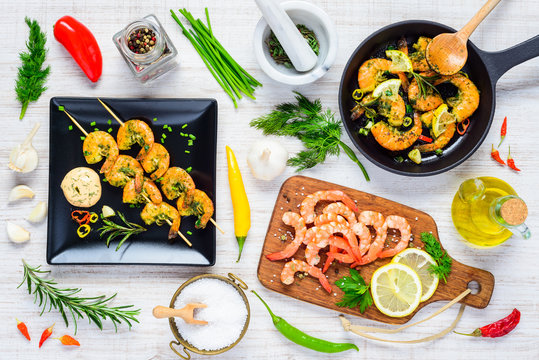 Shrimps and Prawn Cooked and Raw Top View
