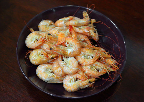 Cooked shrimp in bowl