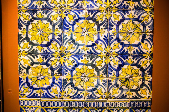 Alte Azulejos / Kacheln  in Lissabon