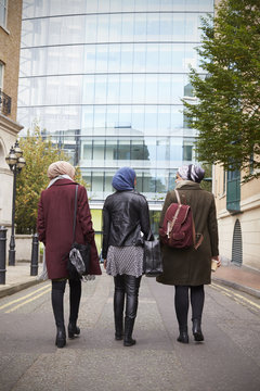 Group Of British Muslim Businesswomen Returning To Office