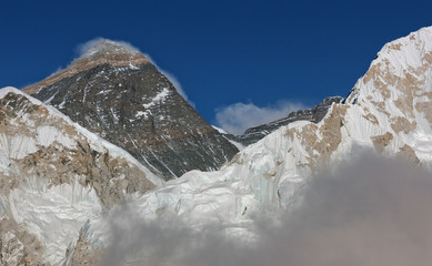 The view to the top of Mt. Everest with Kala Patthar - Nepal