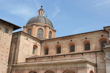 Obraz premium Dome and roof of a reinassance palace in Urbino, central Italy