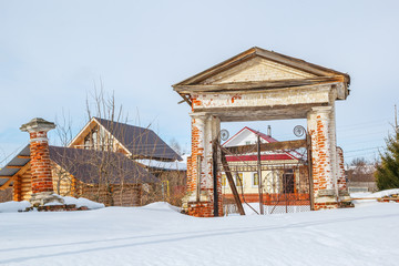 Нижегородская область, северные ворота вокруг церквей в селе Николо-Погост