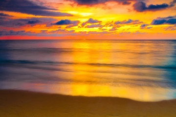 Fototapeta na wymiar blurred Sunset on the beach
