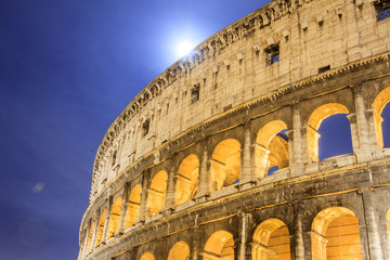 Il Colosseo e altri monumenti di Roma. Una città piena di storia. 