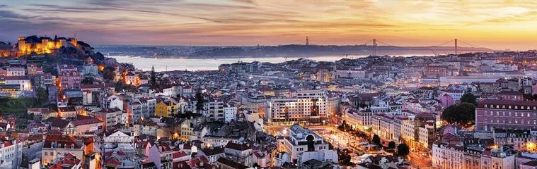 Papier Peint photo Europe centrale Panorama de Lisbonne la nuit, Portugal