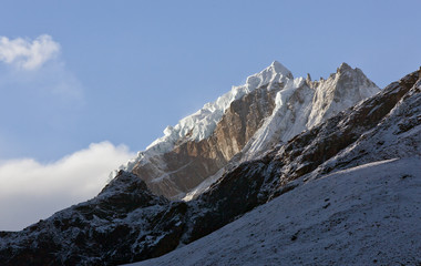 The peaks of the himalayas - Periche, Nepal