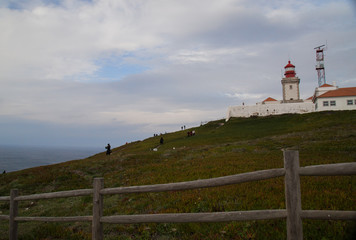 Fototapeta na wymiar Leuchtturm am westlichsten Punkt Kontinentaleuropas, Cabo da Roca, Portugal.