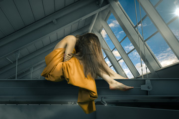 loft Dachstuhl mit Frau_01