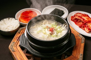 kongnamul gukbap. Bean Sprout and Rice Soup.