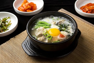 gul gukbap.  Oyster Rice Soup. 