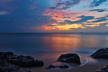 Fototapeta premium Gloomy tropical sunset