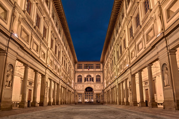 Florence, Tuscany, Italy: the courtyard of the Uffizi Gallery - obrazy, fototapety, plakaty