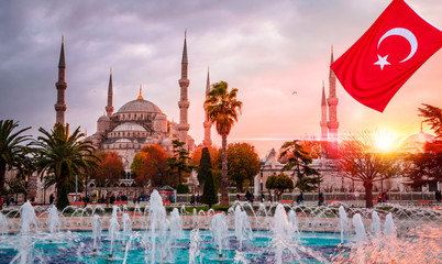 Naklejka premium Błękitny Meczet (Sultanahmet Camii) o zachodzie słońca, Stambuł, Turcja.