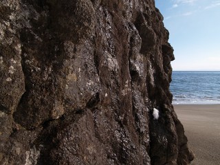 海岸の険しい岩場
