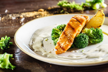 salmon steak with broccoli