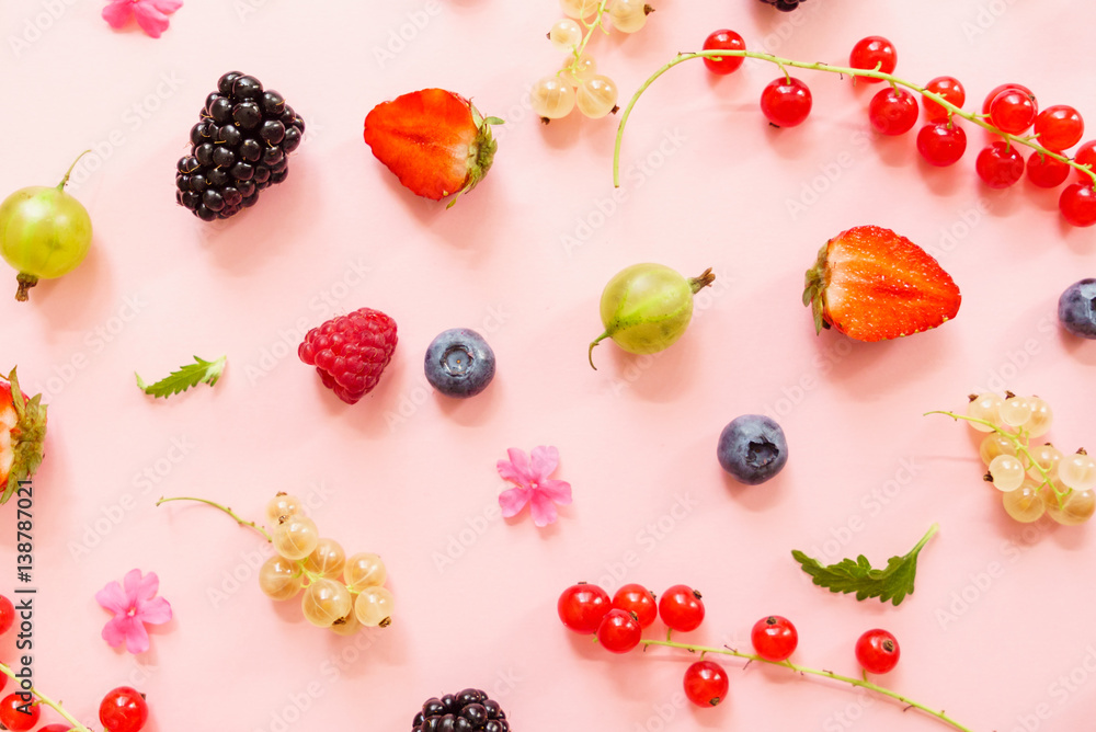 Wall mural fresh berries