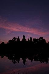Obraz premium Sunrise at Angkor Wat