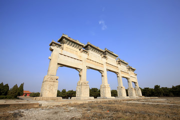 Fototapeta premium Chinese ancient stone arch