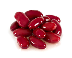 cooked kidney beans on a white background