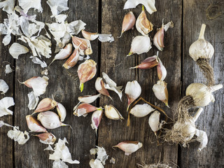 organic garlic on table