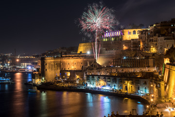 Fototapeta na wymiar Fireworks in Valletta for the Malta Fireworks Festival