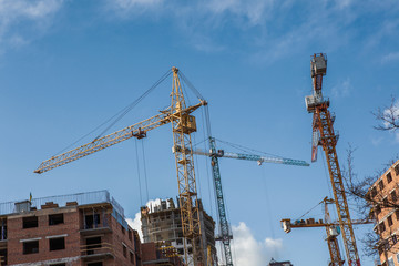 Tower cranes