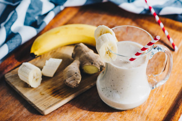 Banana smoothie with ginger