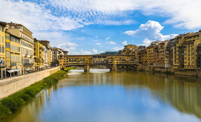Ponte Vecchio Bridge crossing the Arno River in Florence, UNESCO World Heritage Site, Tuscany, Italy, Europe