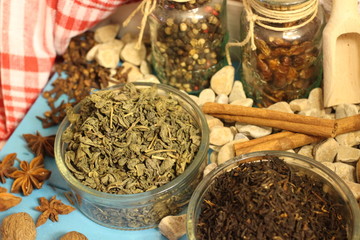 dried green tea, dried black tea, 