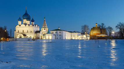 Fototapeta na wymiar Suzdal, Russia. Panorama of the Suzdal Kremlin in winter evening.
