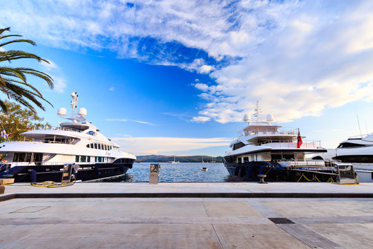 Fototapeta Luxury vacation resort and marina for luxury yachts called Porto Montenegro in Bay of Kotor, Tivat, Montenegro.